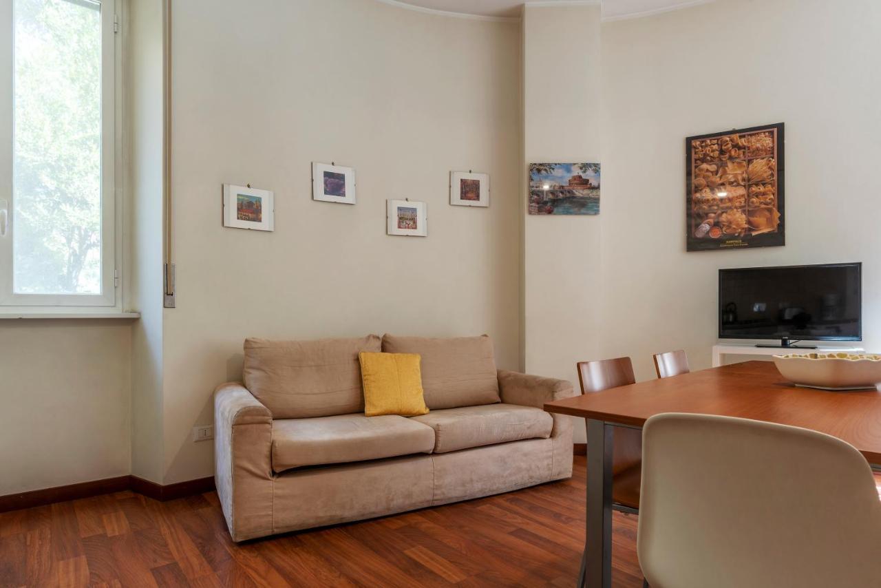 Piazza Re Di Roma Apartment エクステリア 写真