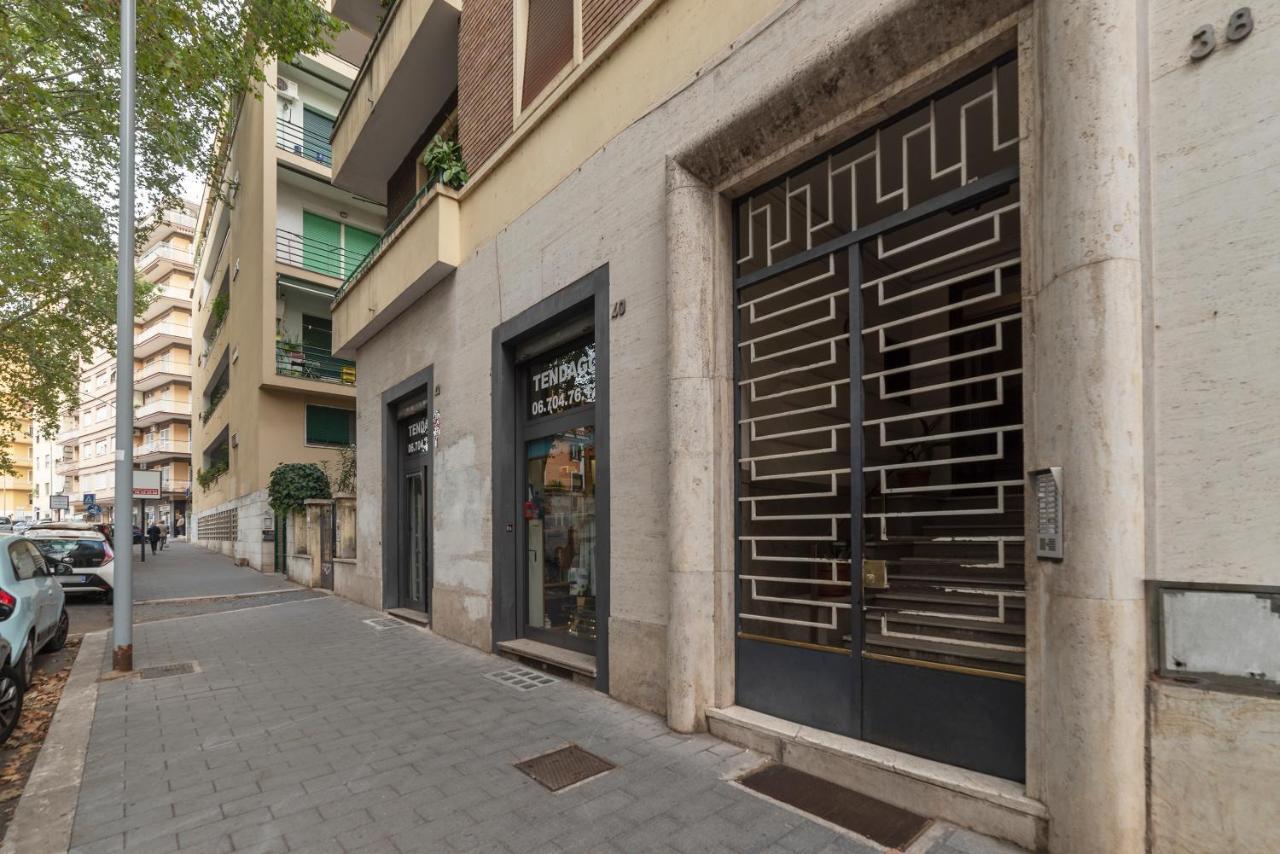 Piazza Re Di Roma Apartment エクステリア 写真